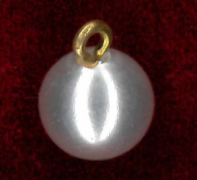 ROUND PEARL BUTTON - SIZE 10 - IVORY
