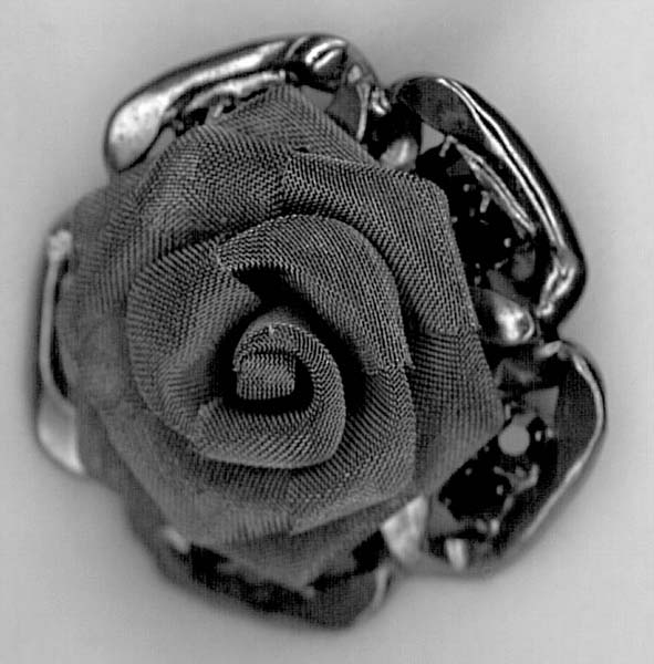 BROOCH - BLACK/GUNMETAL